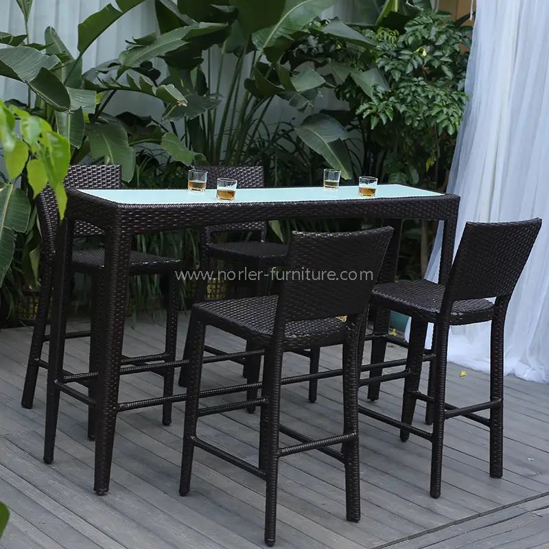 Cum să alegi cel mai bun set de bar în aer liber pentru curtea sau curtea ta